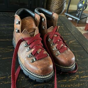 Vintage Leather Skechers Hiking Boots